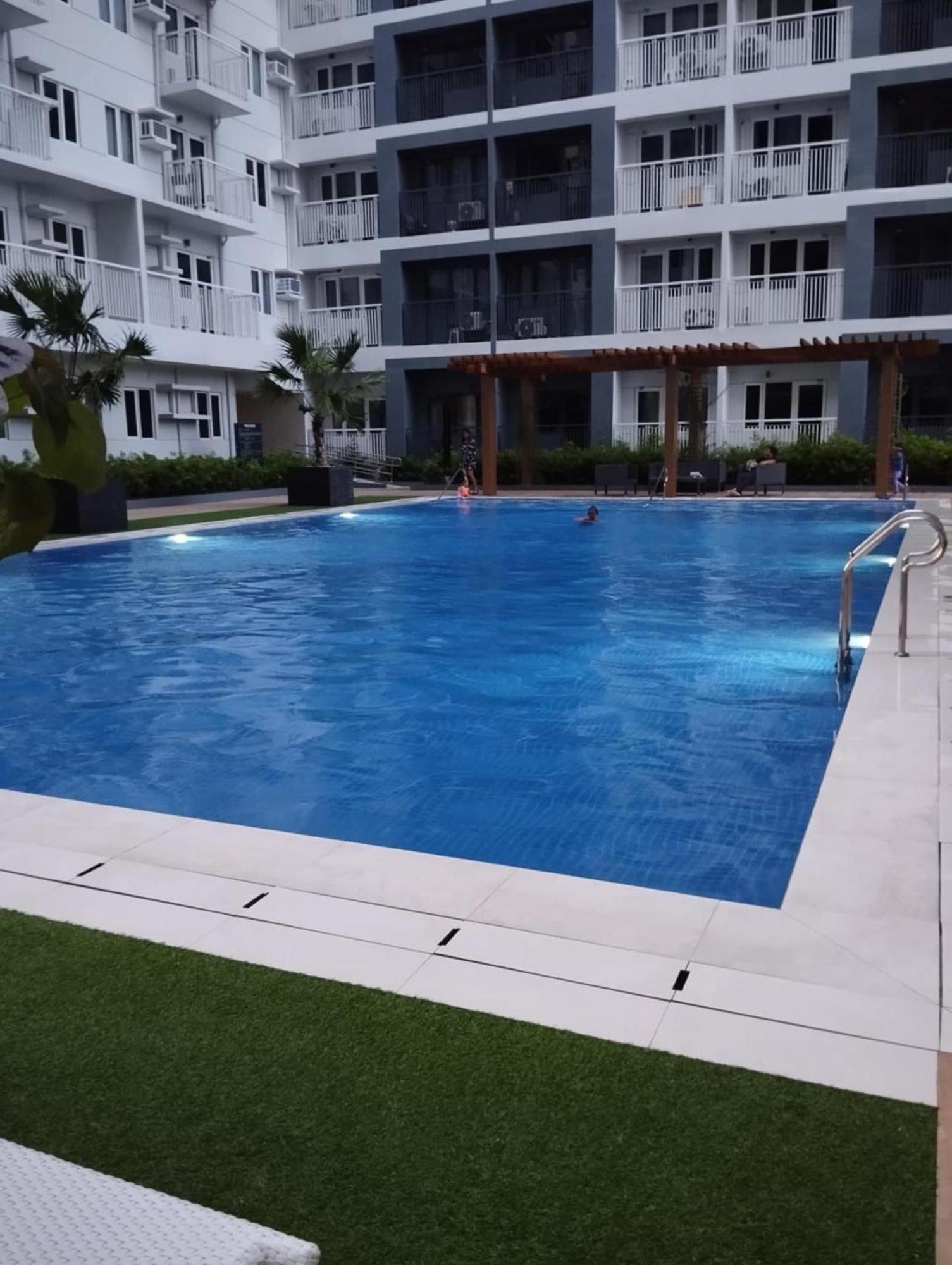 Rj Elite Escape 2Br Condo W Balcony Near Sm Iloilo Exterior foto